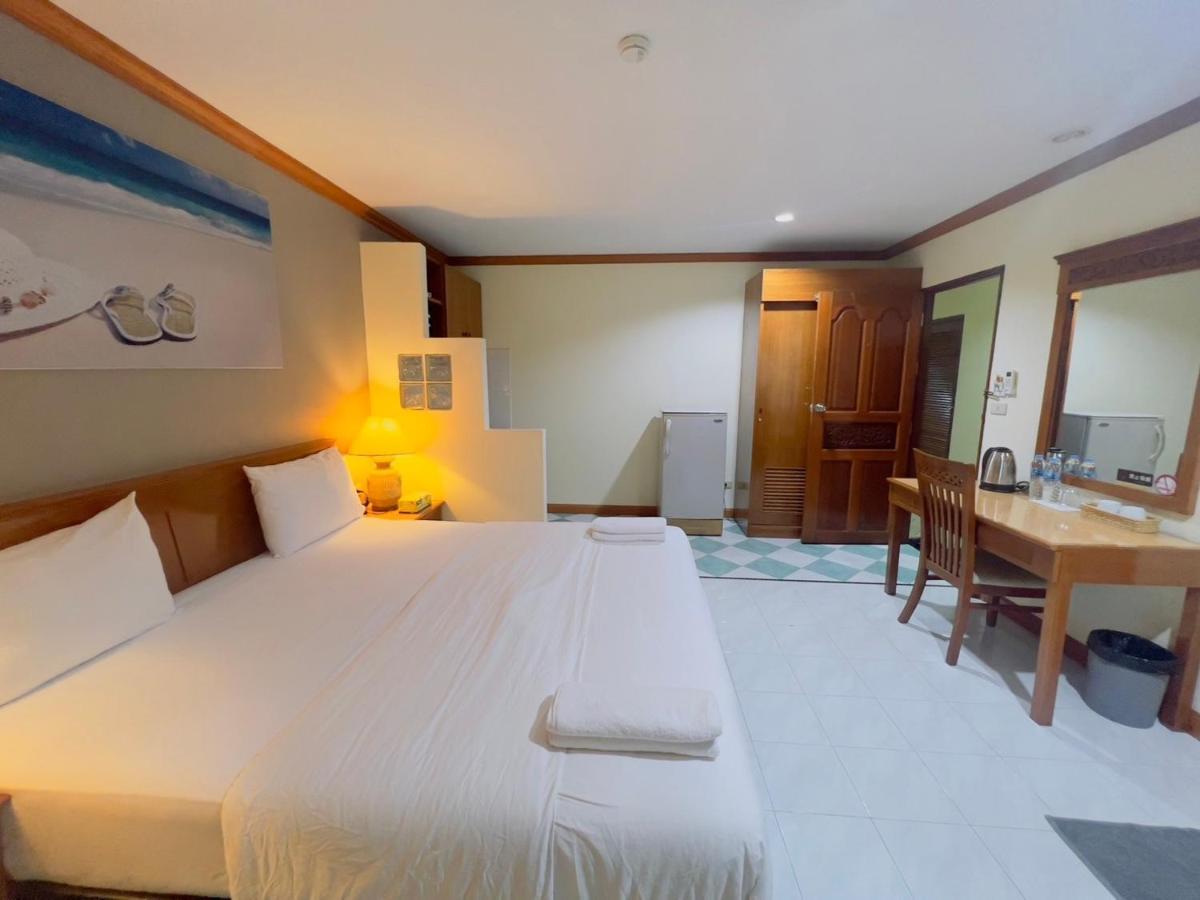 Royal Vista Hotel Patong Exterior foto