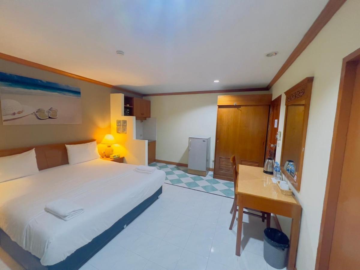 Royal Vista Hotel Patong Exterior foto
