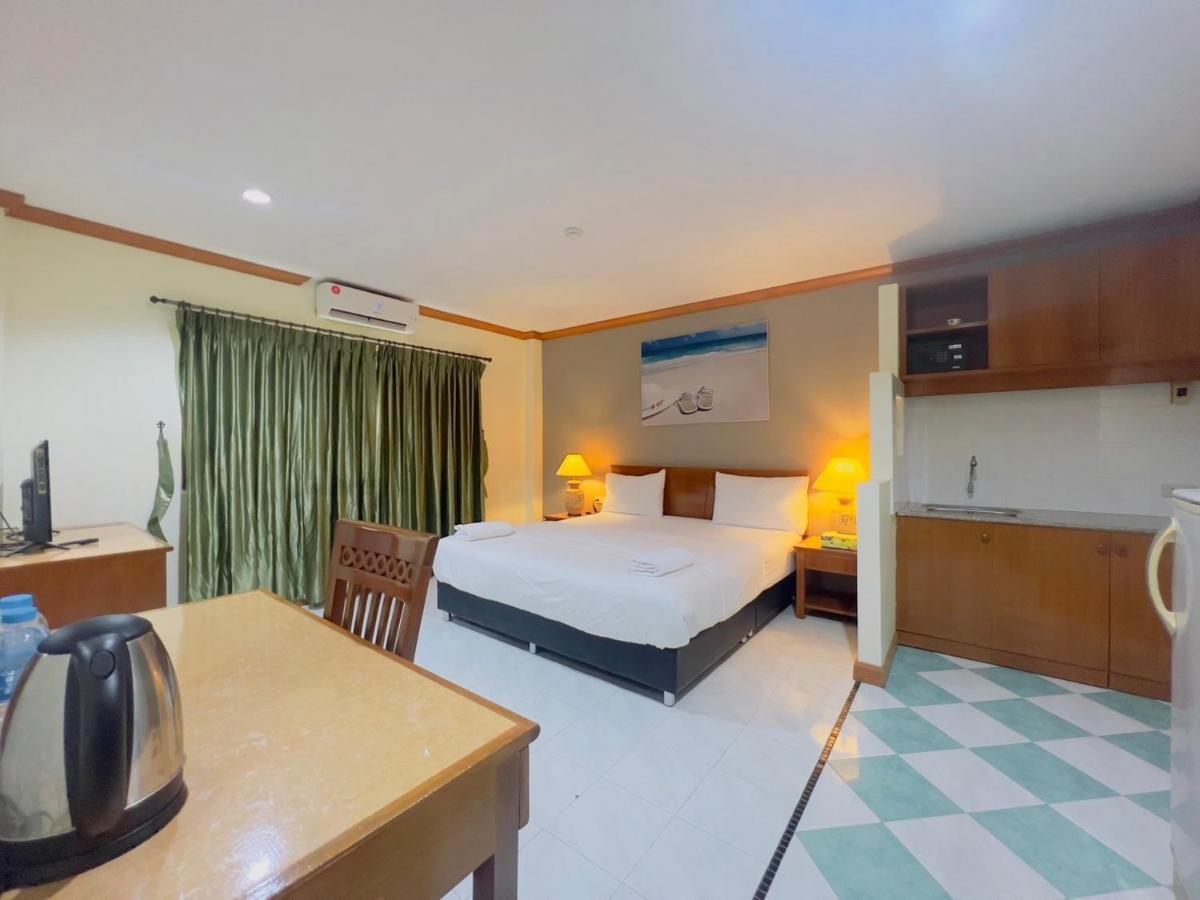 Royal Vista Hotel Patong Exterior foto