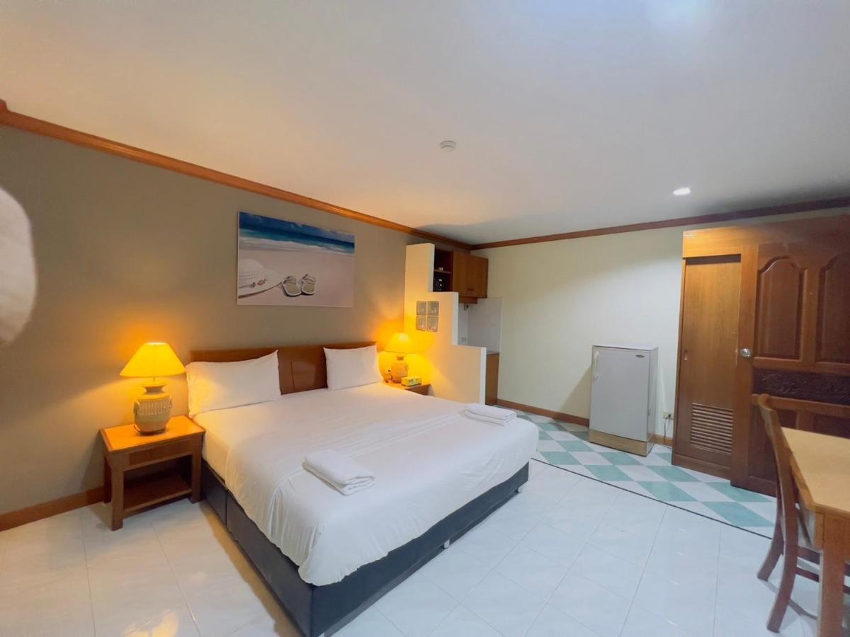 Royal Vista Hotel Patong Exterior foto