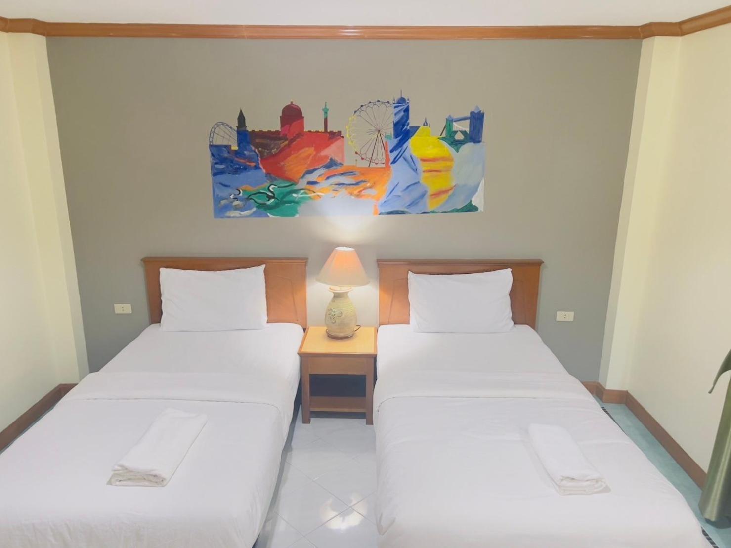 Royal Vista Hotel Patong Exterior foto