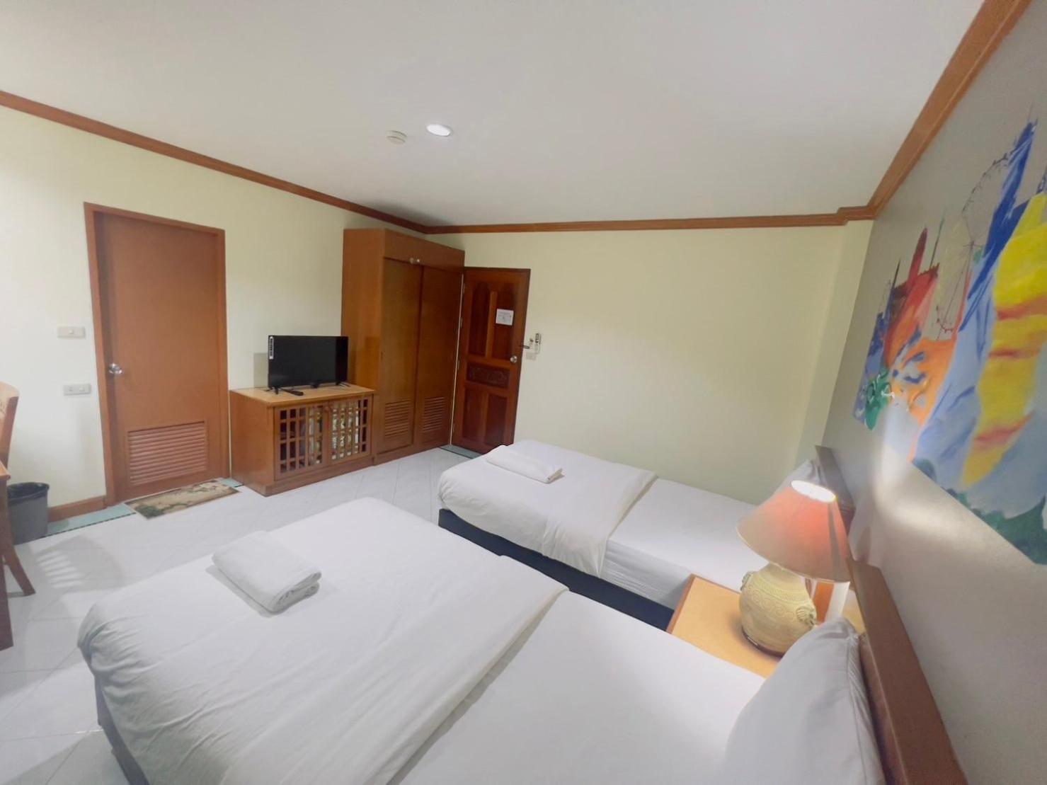 Royal Vista Hotel Patong Exterior foto