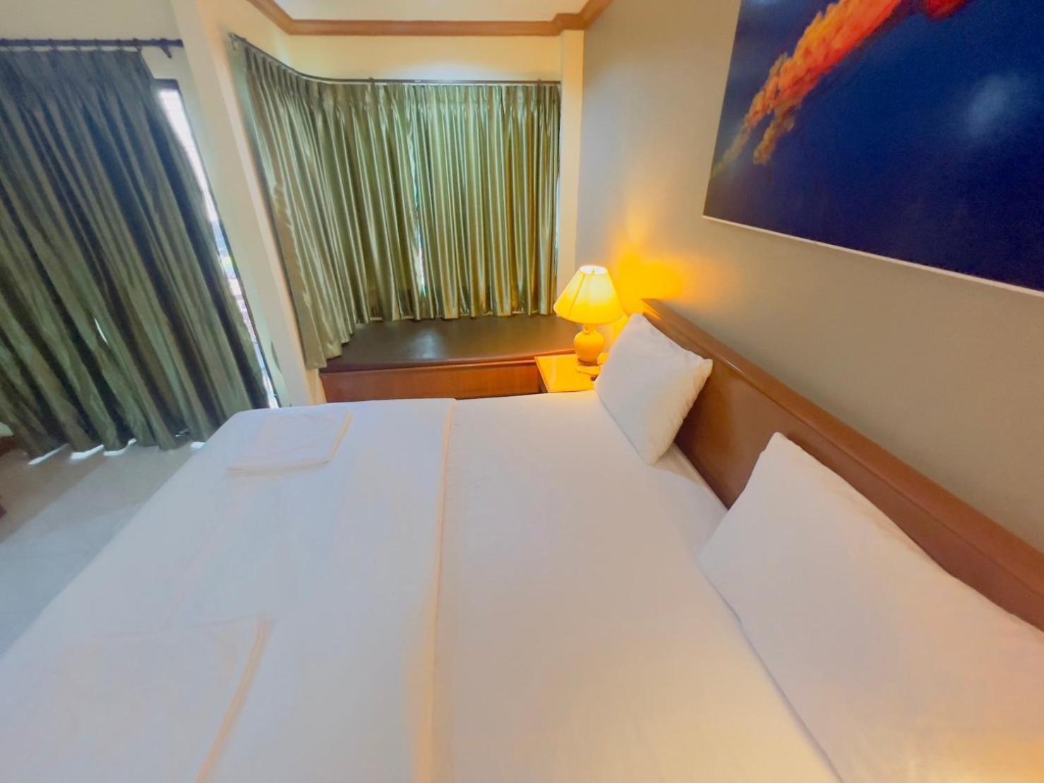 Royal Vista Hotel Patong Exterior foto