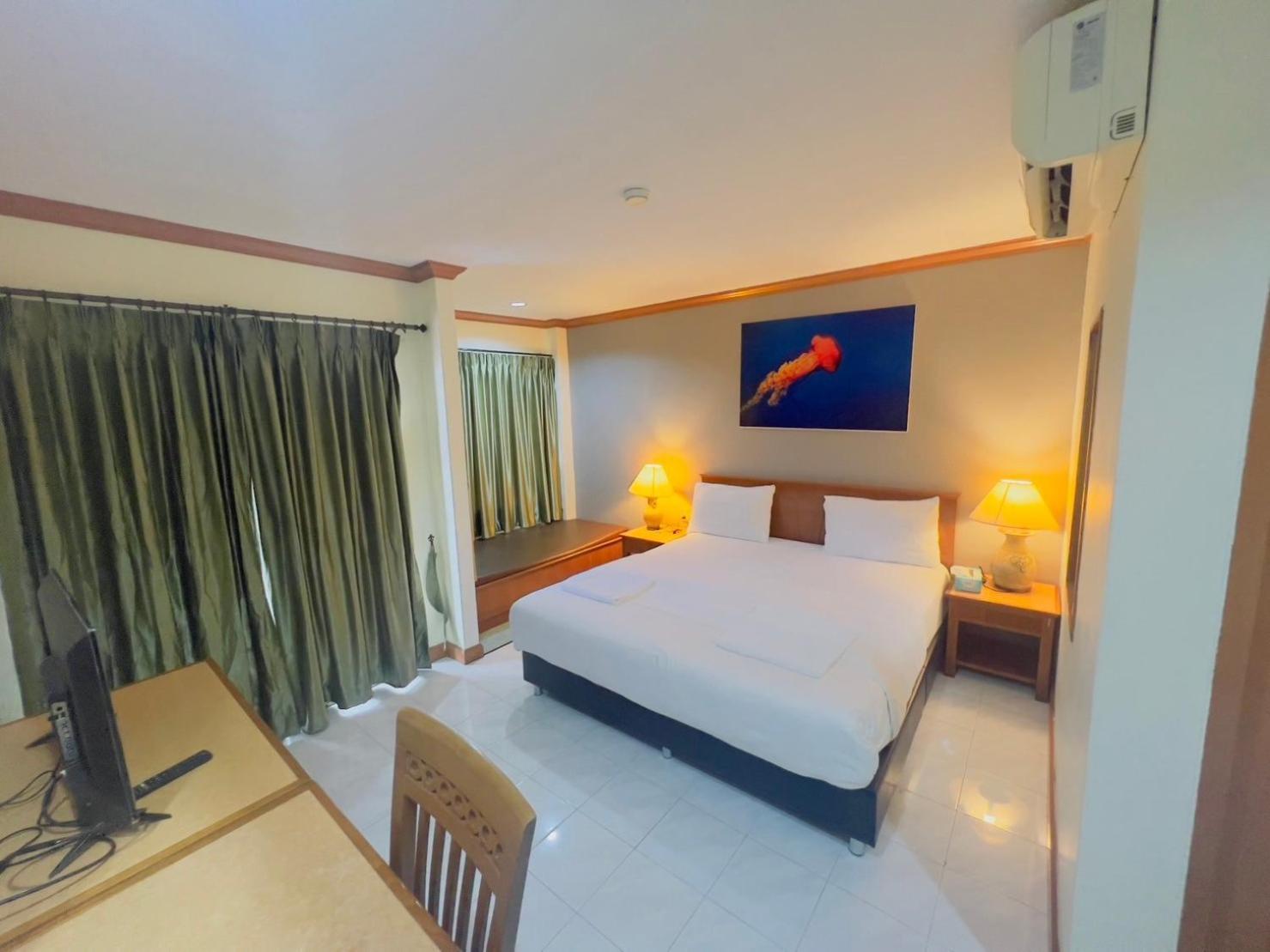 Royal Vista Hotel Patong Exterior foto