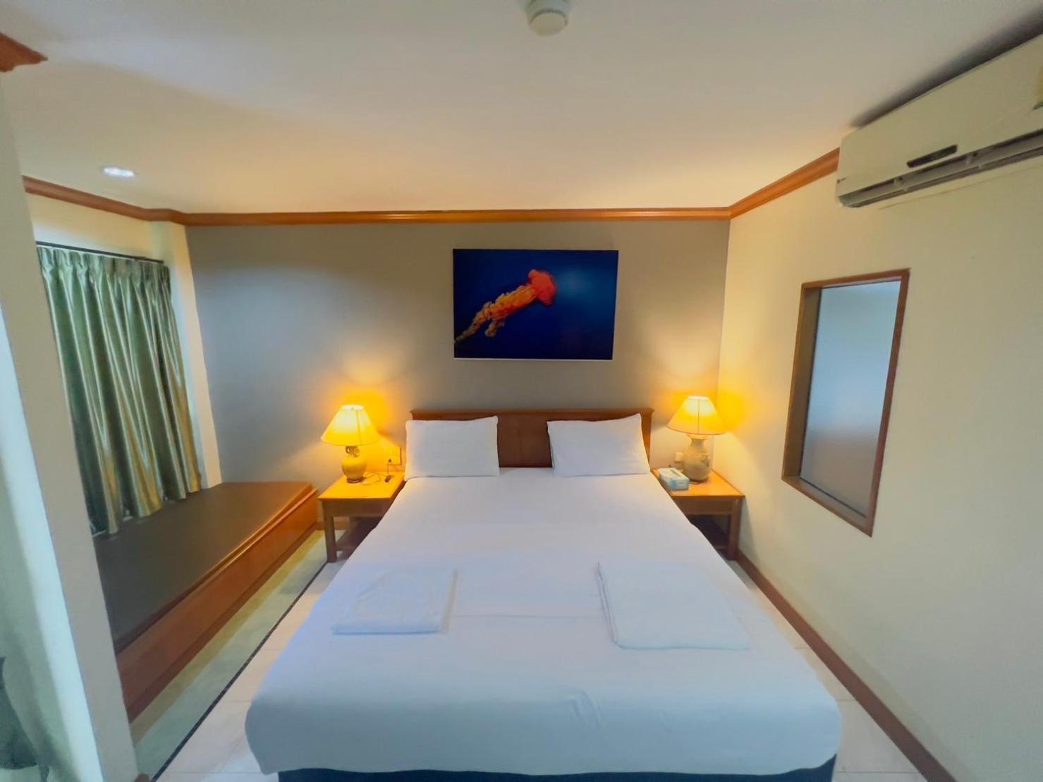 Royal Vista Hotel Patong Exterior foto